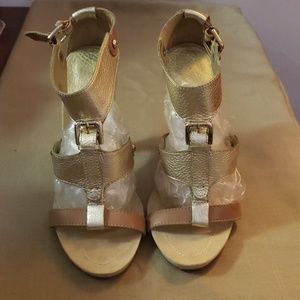 Womans heel sandals